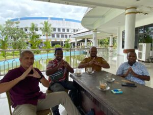 Foto saat Pemerintah Kampung Damai melakukan diskusi bersama Ketua dan Wakil Ketua I DPRK Mimika pada Senin, 01/09/2025 di Gedung DPRK Mimika, Papua Tengah